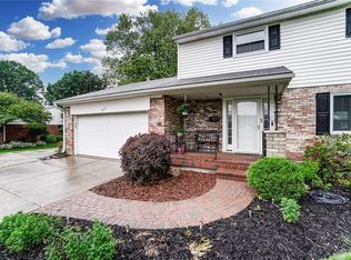 933 E David Rd, Dayton, OH 45429