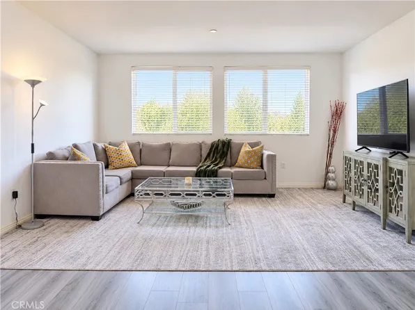 13951 Sherman Way Unit 301, Los Angeles, CA 91405