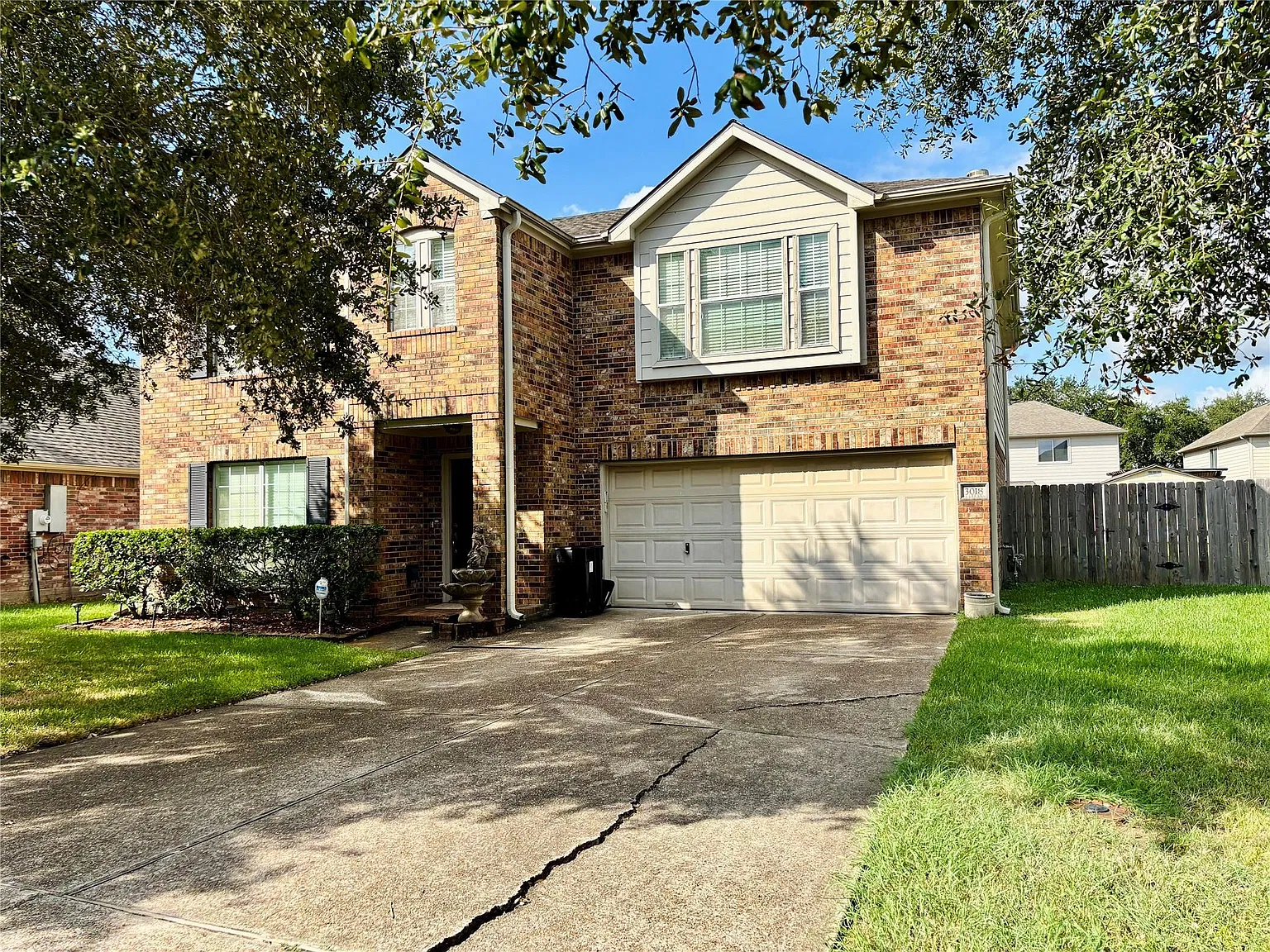4 bed, 2.5 bath, 2830 sqft, $2,700 — Photo 1