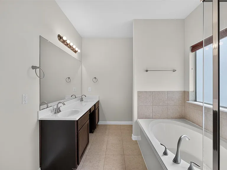 24715 Hikers Bend Dr — Photo 20