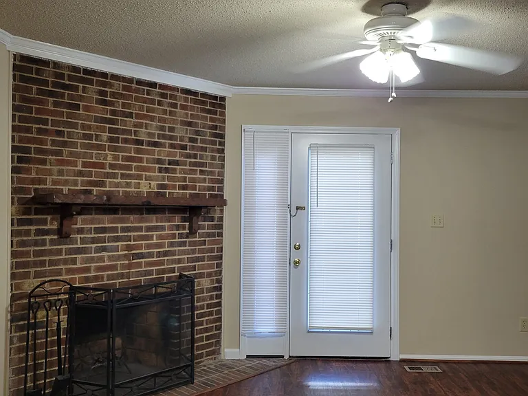 1634 Village Lake Dr — Photo 4