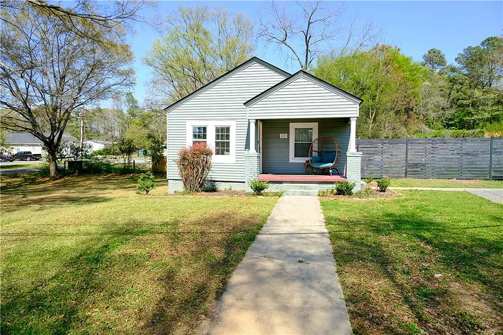 403 Superba Ave NE photo 1