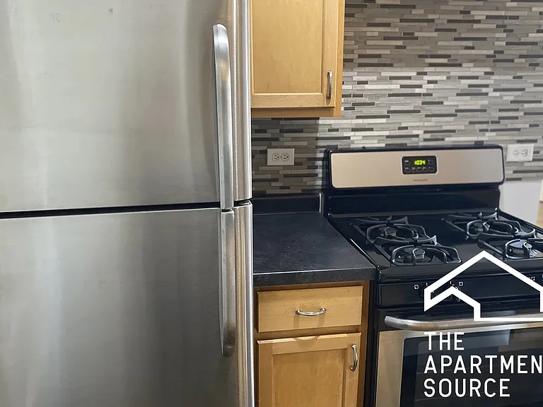 1255 W Henderson St #3 — Photo 6