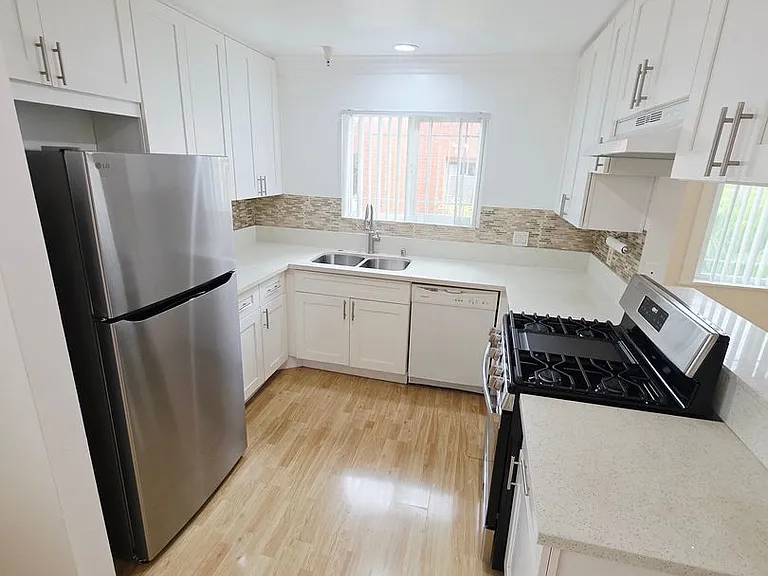 319 Concord St — Photo 4