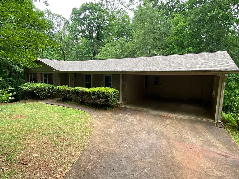 375 Segrest Cir — Photo 36