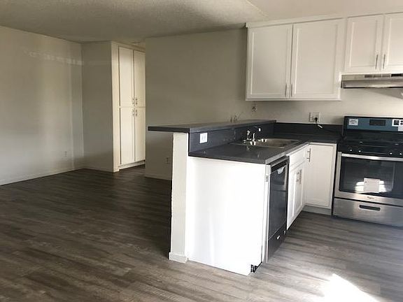 4th image of 19330 Saticoy St #3f1634201