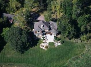 100 Game Farm Rd, Wayzata, MN 55359