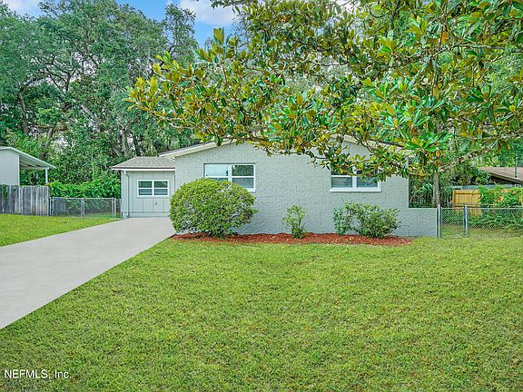 2nd image of 2827 Robinette Dr