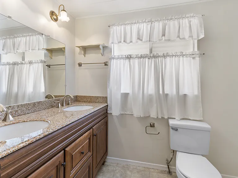 5223 E Lindstrom Ln — Photo 18