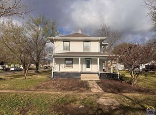 333 Pine Rd, Cottonwood Falls, KS 66845