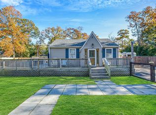 185 Orchid Dr, Mastic Beach, NY 11951