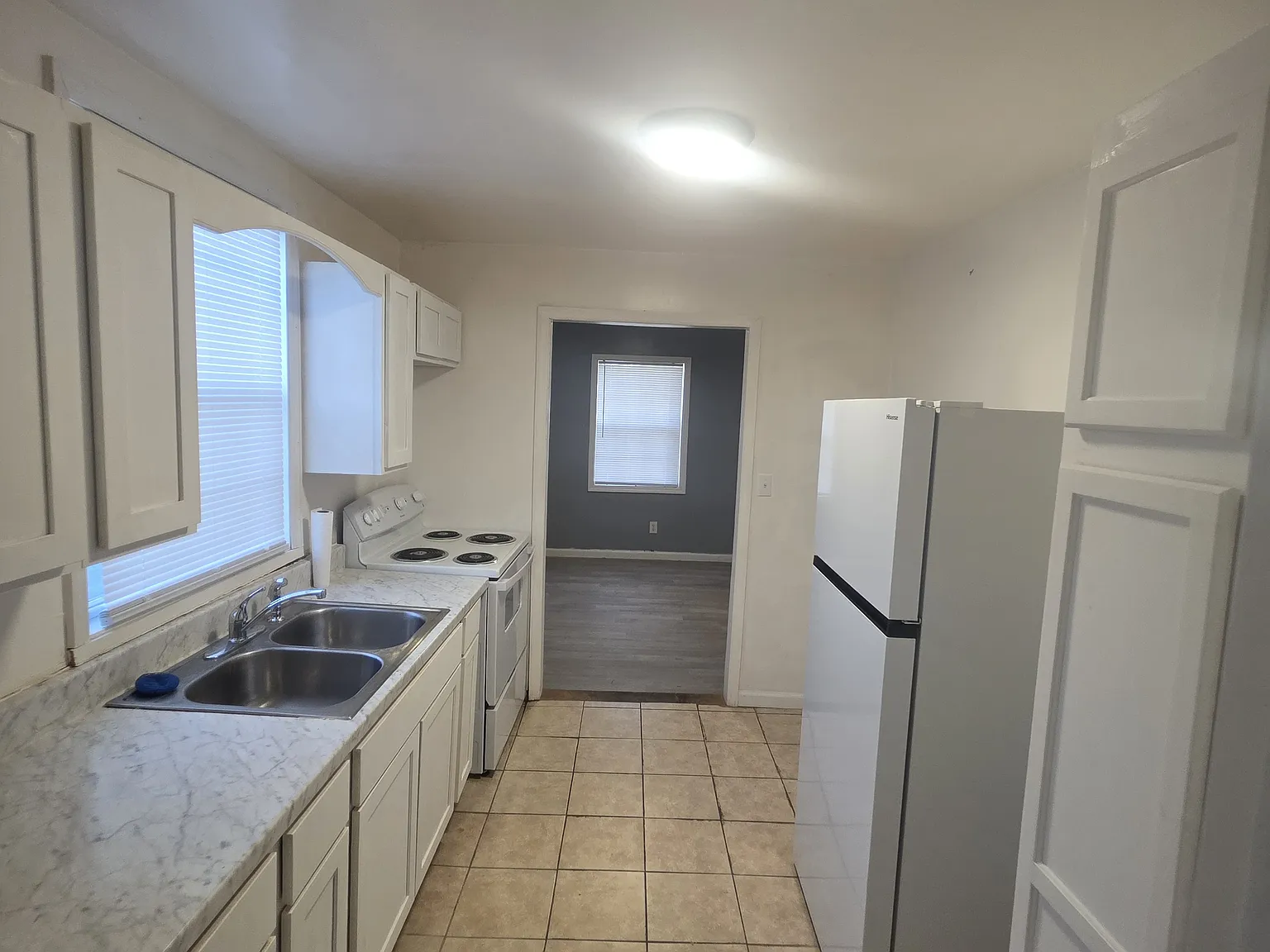 244 Southern St — Photo 2