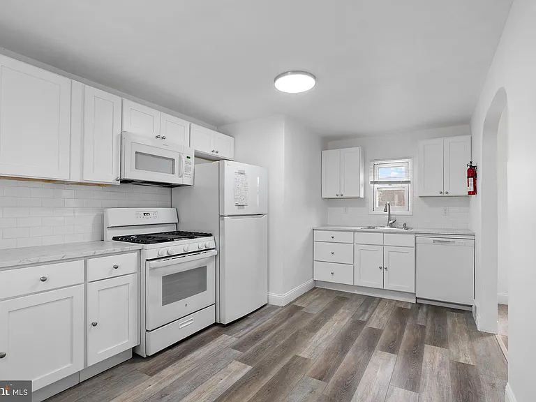 302 N Main St #3 — Photo 8