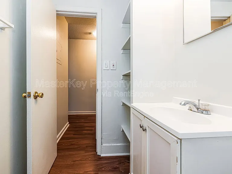 1023 Berkeley St #A — Photo 12