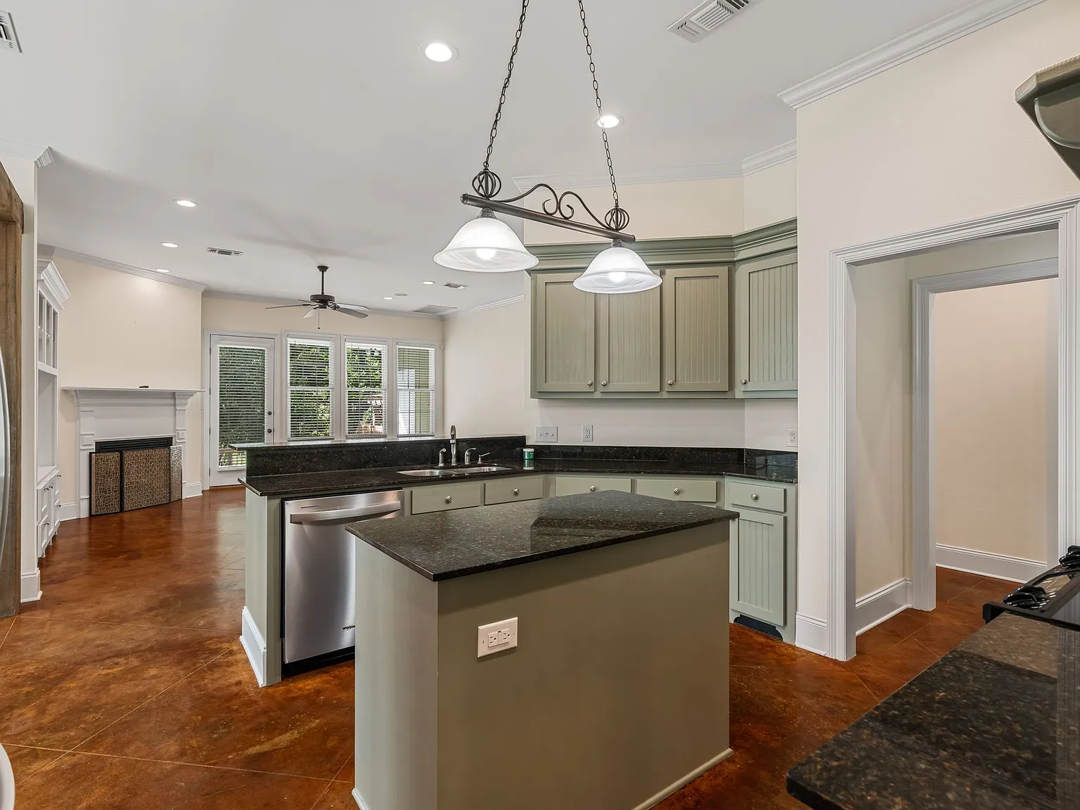 4 bed, 3000 sqft, $3,500 — Photo 4