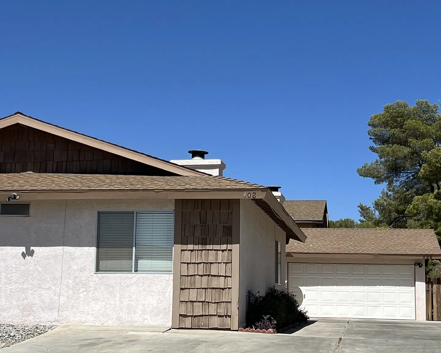 3 bed, 1100 sqft, $1,400 — Photo 2