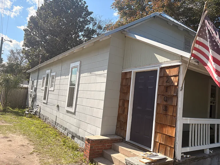 2103 Union St — Photo 14