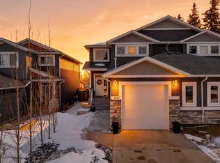 4629 W 48th St, Sylvan Lake, AB T4S 1L4