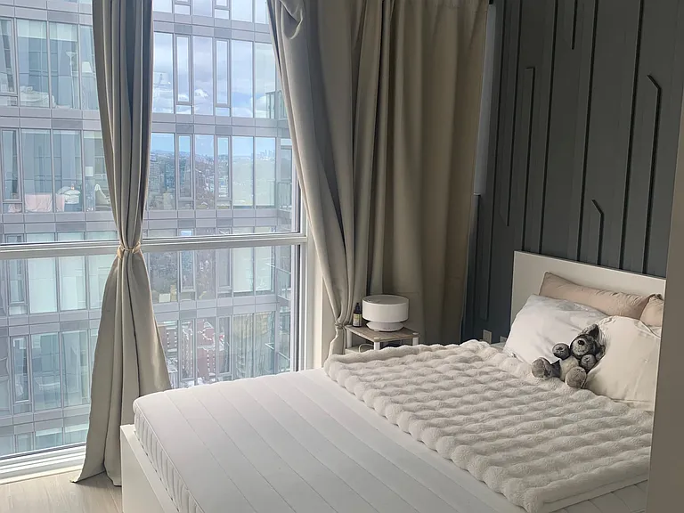 1 Yorkville Ave #4601 — Photo 7