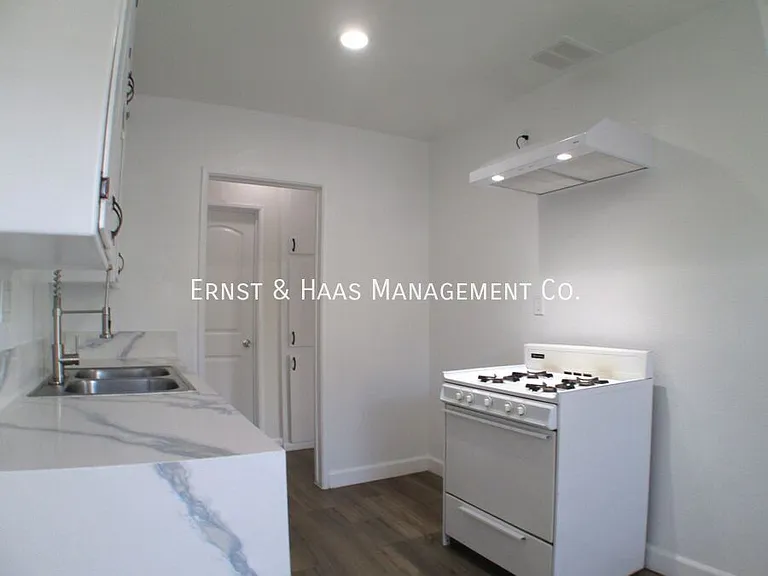 230 E Hullett St #1 — Photo 12