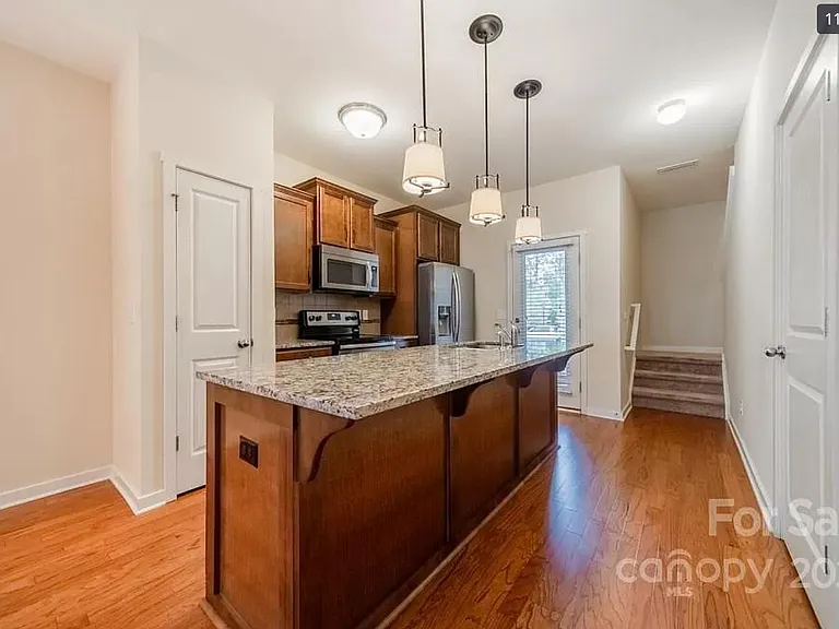12754 Livengood Ln — Photo 11