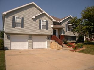 4412 Broadway Ter, Leavenworth, KS 66048
