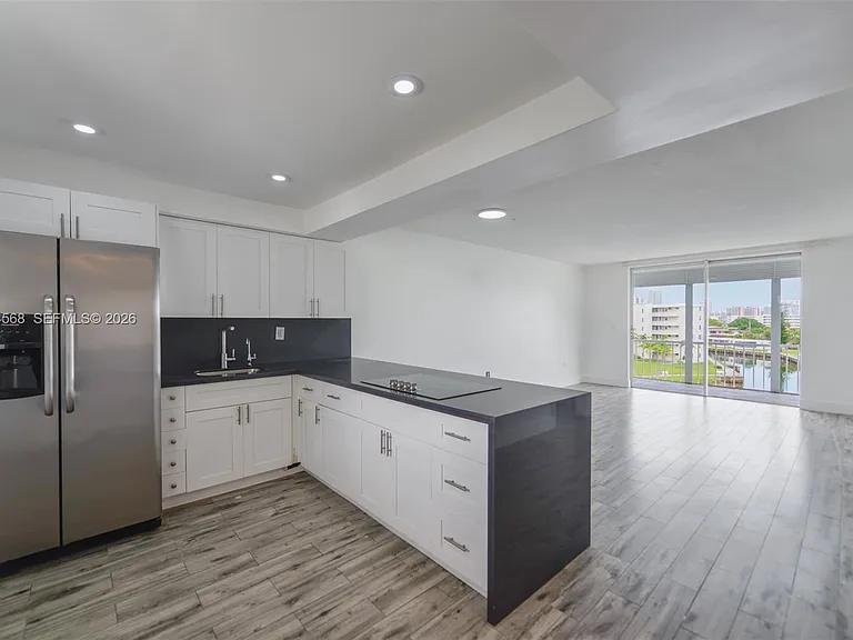 2851 Leonard Dr #J505 — Photo 15