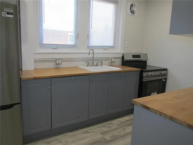 1136 N New St — Photo 7