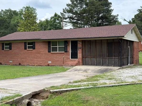 1002 W 3rd St, Rector, AR 72461