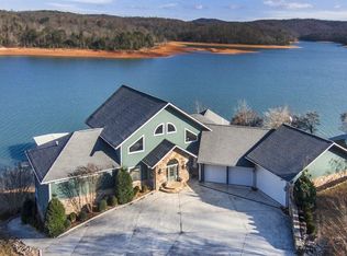 699 Crown Pointe Rd, La Follette, TN 37766