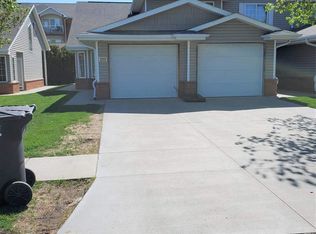 2233 Surfside Dr, Lincoln, NE 68528