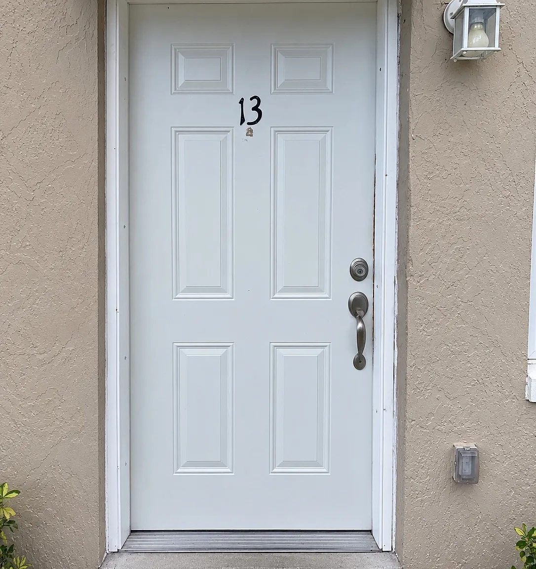 2 bed, 720 sqft, $2,100 — Photo 2