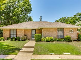 2146 Robin Rd, Lewisville, TX 75077