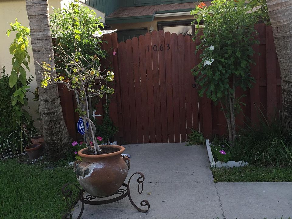 1st image of 1063 Manor Drive #16d