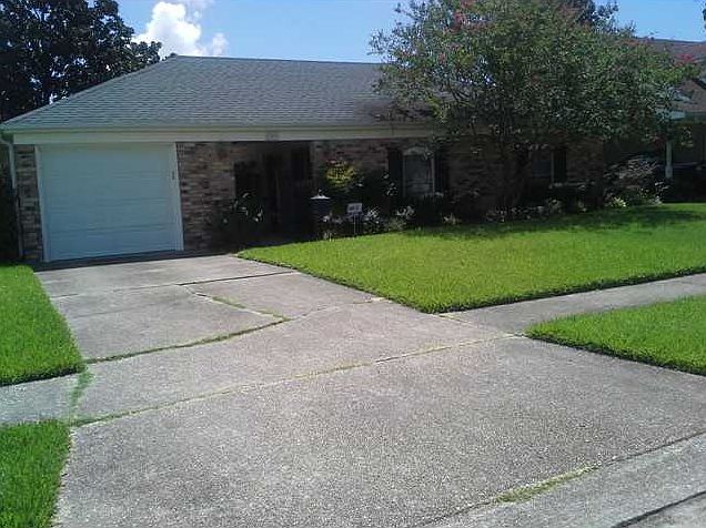 1st image of 709 Fairlawn Dr