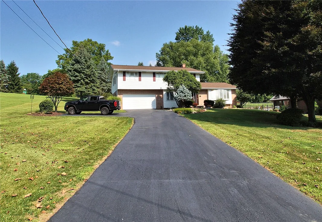 311 North Dr photo 1