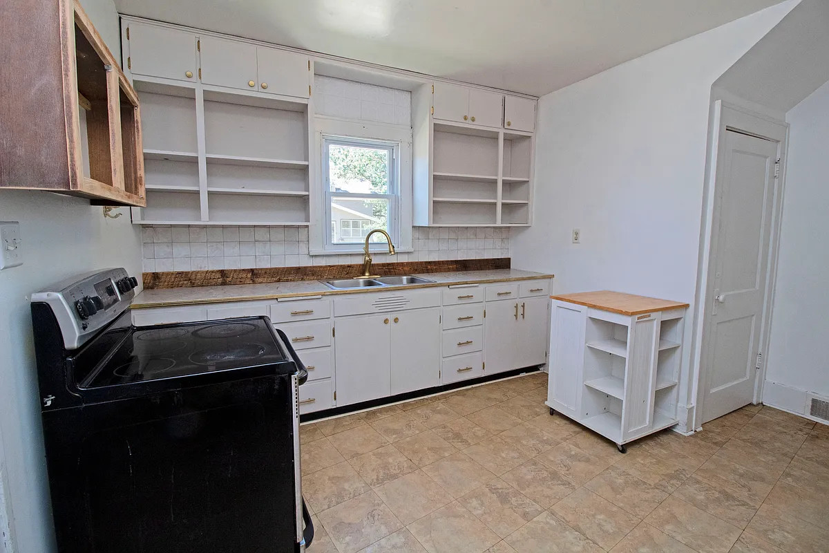 Building Photo - 433 5th Ave NE #2