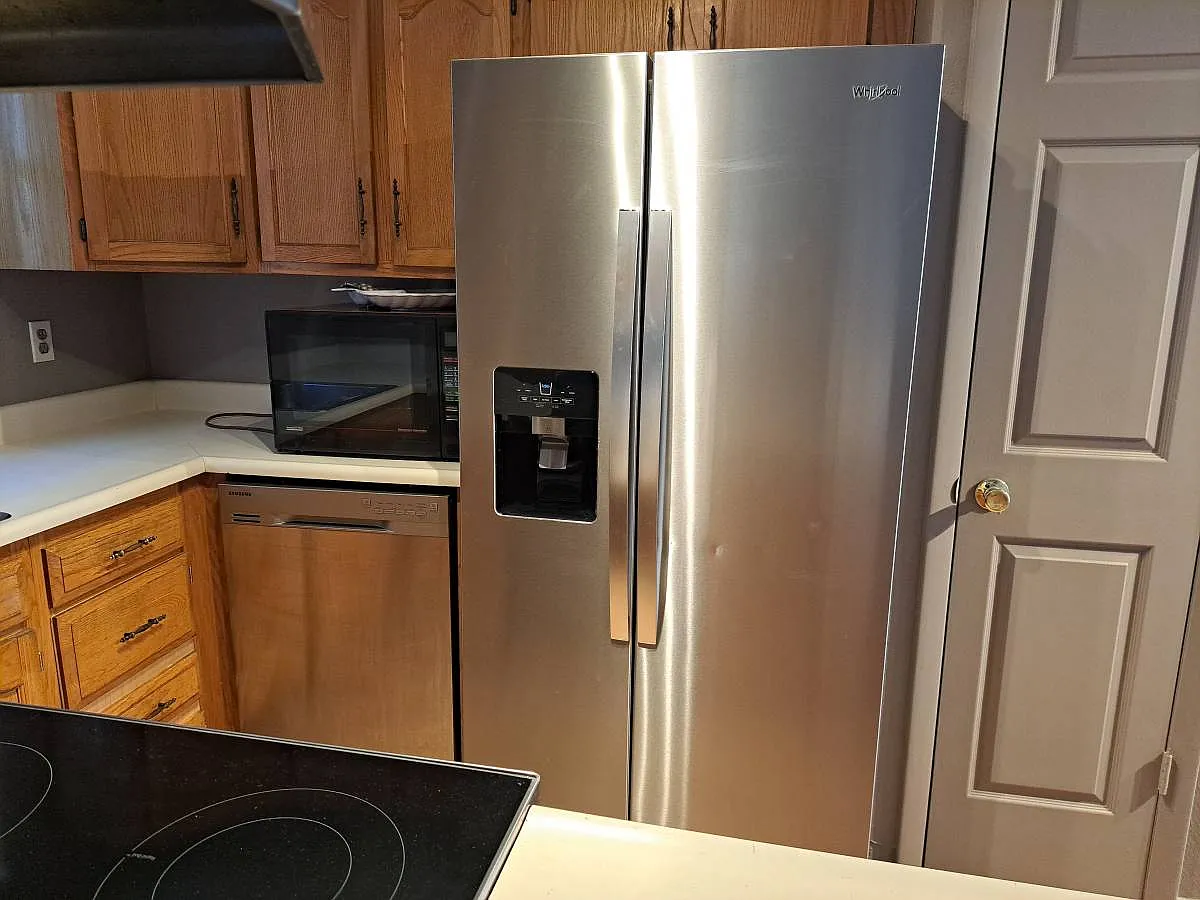 2 bed, 1250 sqft, $2,295 — Photo 3