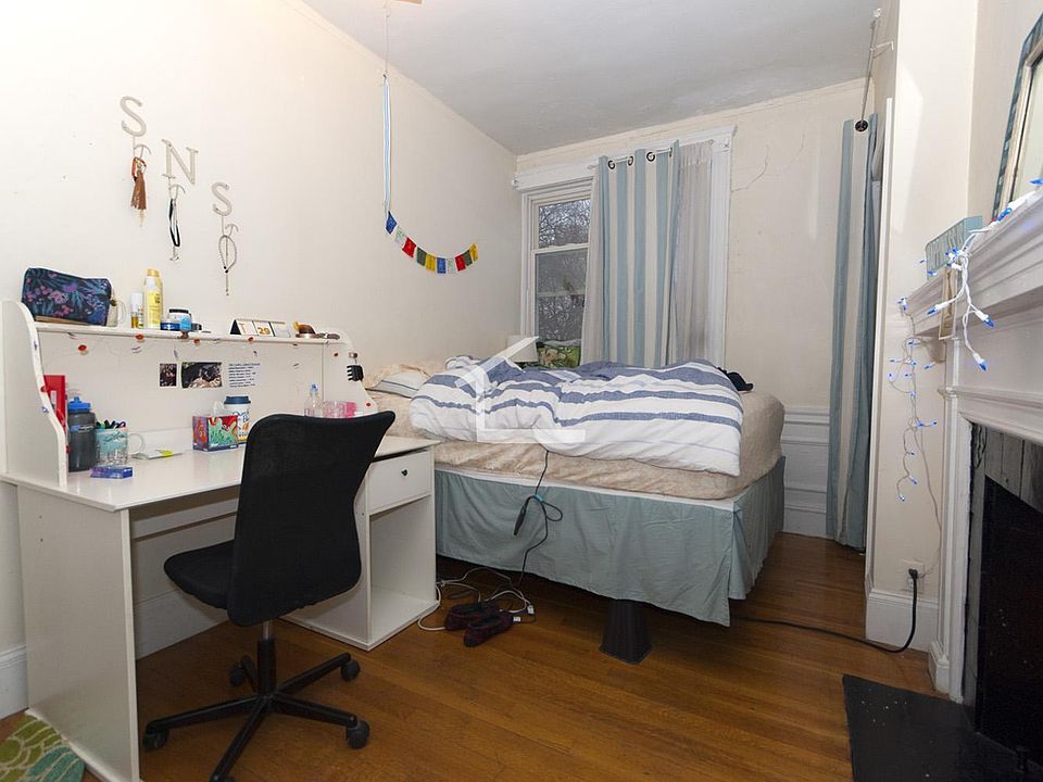1st image of 67 Egmont St #12T