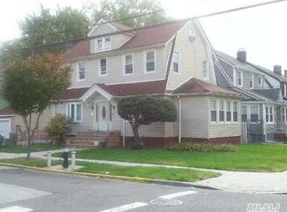 11104 197th St, Saint Albans, NY 11412