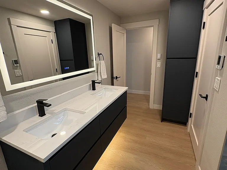 Large bathroom with storage area