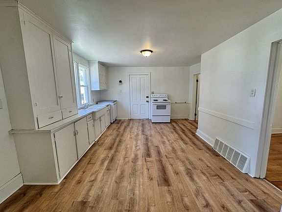 5th image of 1119 Doty St
