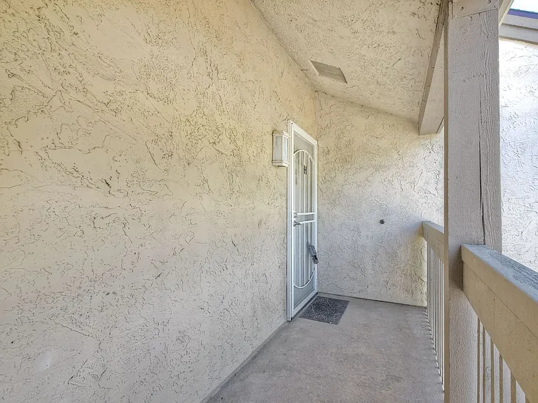 8545 Villa La Jolla Dr #H — Photo 23