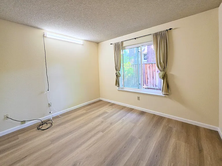 4960 Conway Ter — Photo 11