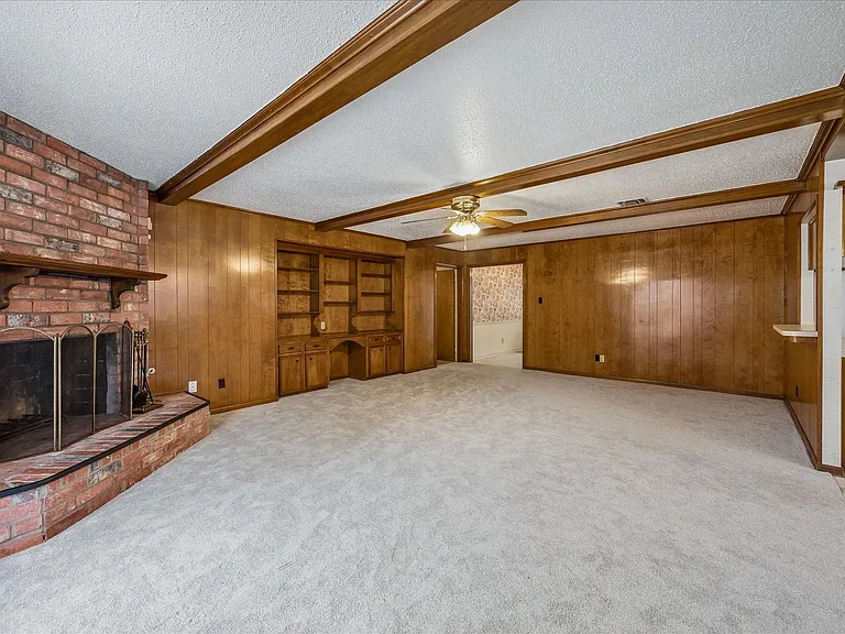 11926 Waldemar Dr — Photo 9