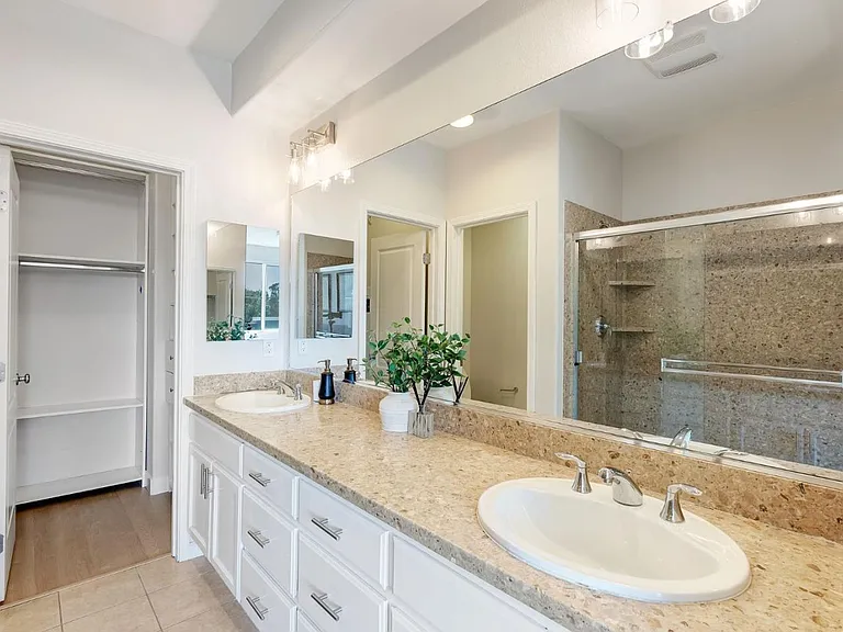 2051 Oakland Rd — Photo 16