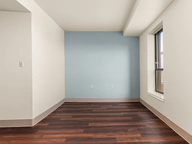 206 Flats — Photo 10