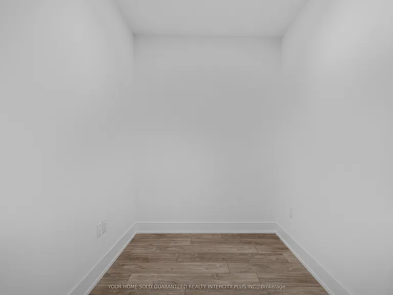 858 Dupont St #717 — Photo 20
