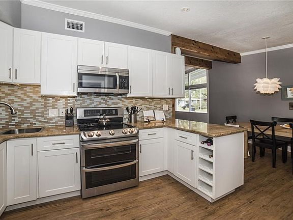 5th image of 3936 Marlin Dr SE