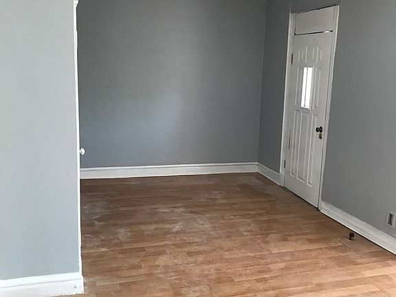 3rd image of 4730 N Saint Louis Ave #2